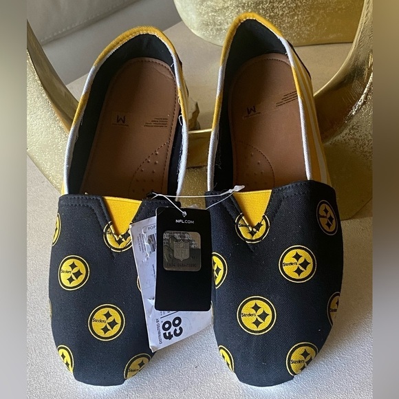 NFL Pittsburgh Steeler Slip-on Canvas Flat Shoes Team Logo Color Medium 7-8 NWT - Picture 6 of 12